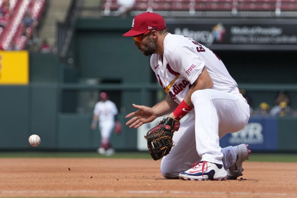 St. Louis Cardinals first baseman Paul Goldschmidt handles a ground out by Milwaukee Brewers' Rowdy Tellez to end the top of the seventh inning of a baseball game Thursday, Sept. 21, 2023, in St. Louis. (AP Photo/Jeff Roberson)