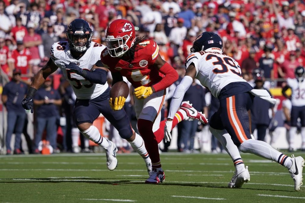Chiefs struggling to get production from young group of wide receivers