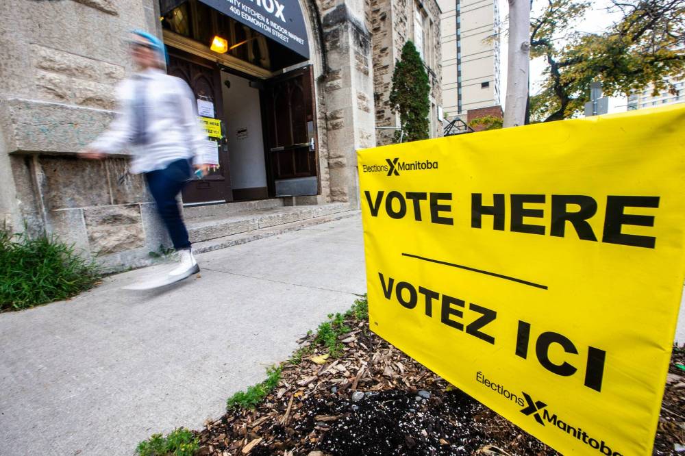 MIKAELA MACKENZIE / WINNIPEG FREE PRESS
The province switched to electronic counting of paper ballots, which, despite promises to the contrary, did not appear to speed up results reporting.
