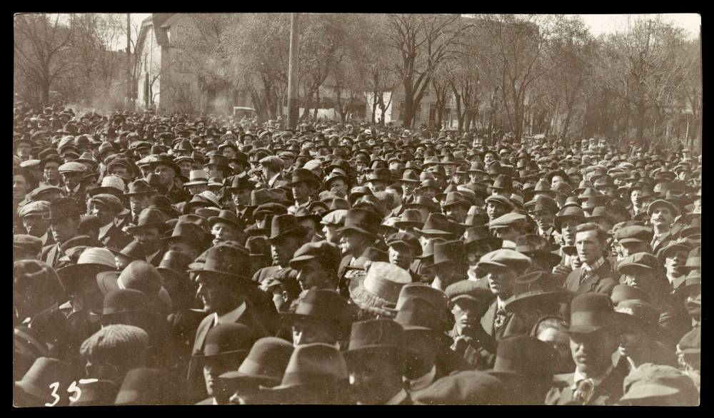 WINNIPEG FREE PRESS ARCHIVES
Manitobans have a long history of doing what’s right. The Winnipeg General Strike 1919 - strikers rally at Victoria Park during the early days of the strike.
