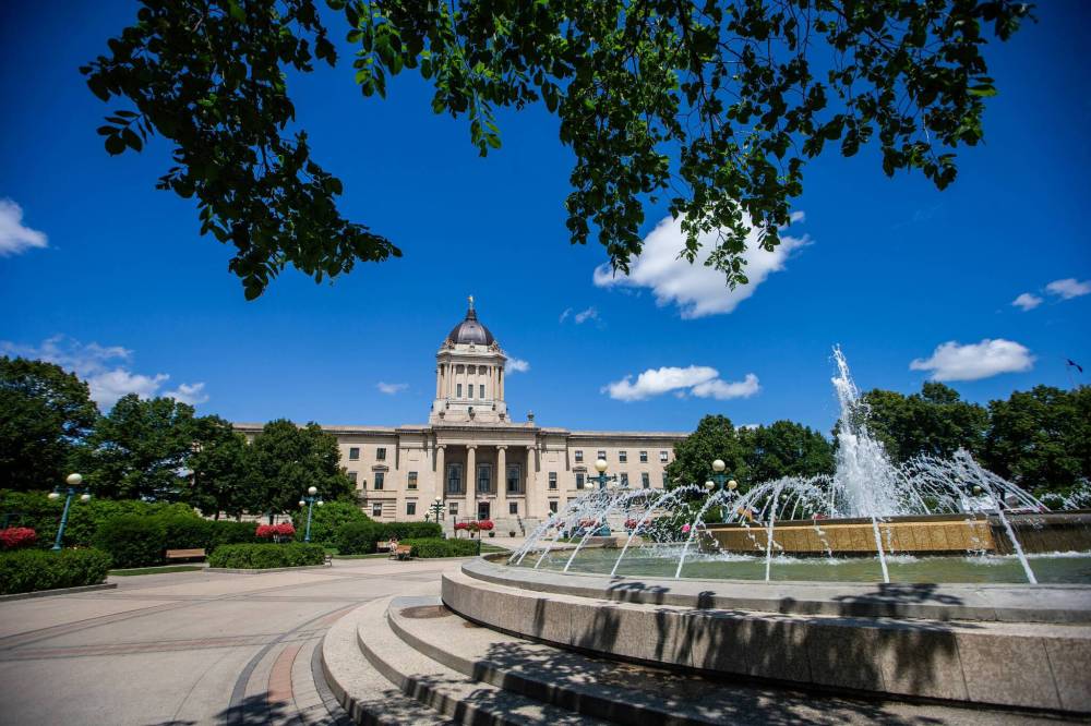 MIKAELA MACKENZIE / WINNIPEG FREE PRESS FILES
From tree planting to building houses, there are plenty of paths to an improved Manitoba for the city and provincial governments.