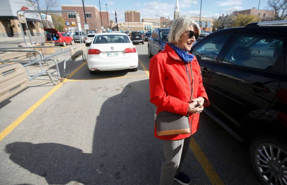 JOHN WOODS / WINNIPEG FREE PRESS
                                Rose Norris opted to get ham for Thanksgiving dinner.