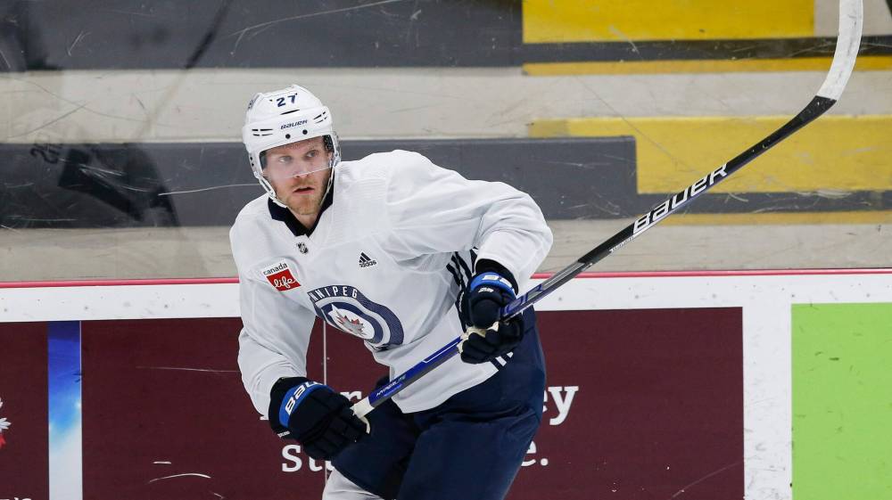 JOHN WOODS / WINNIPEG FREE PRESS
Ehlers opens the season on the second line with Cole Perfetti and Nino Niederreiter and isn’t worried about the lack of game action as it pertains to the process of building chemistry with his linemates.