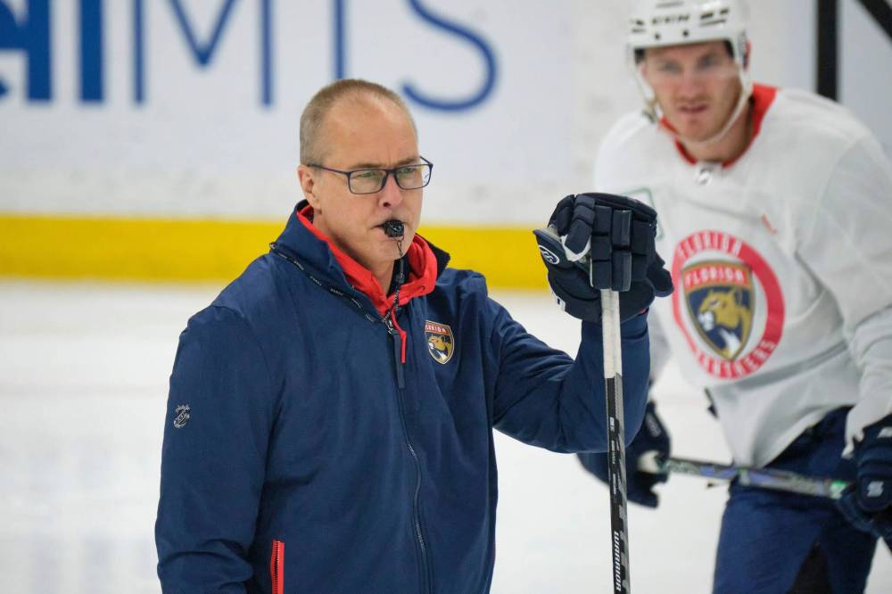 MIKE DEAL / WINNIPEG FREE PRESS
Former Winnipeg Jets head coach, Paul Maurice on the ice at Canada Life Centre during game day practice for his new team the Florida Panthers Tuesday morning. 221206 - Tuesday, December 06, 2022.
