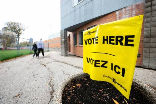 MIKAELA MACKENZIE / WINNIPEG FREE PRESS
                                Three Elections Manitoba workers say they did not feel sufficiently trained before ballots were cast in the recent provincial election.