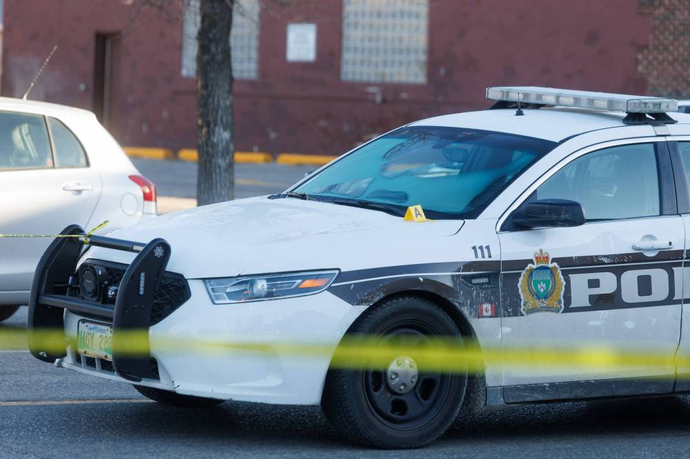 MIKE DEAL / WINNIPEG FREE PRESS
                                Officers were sent to the area of Broadway and Sherbrook Street just before 11 p.m. Sunday after receiving reports of a man acting erratically in traffic.