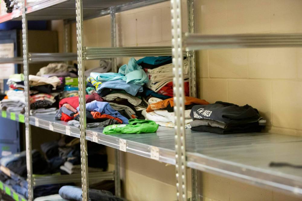 BROOK JONES / WINNIPEG FREE PRESS
It’s not just winter gear that’s in high demand. Lighter hoodies can provide much-needed layers, and bags can be essential for storing those layers on days when afternoons are warm but nights are below freezing.