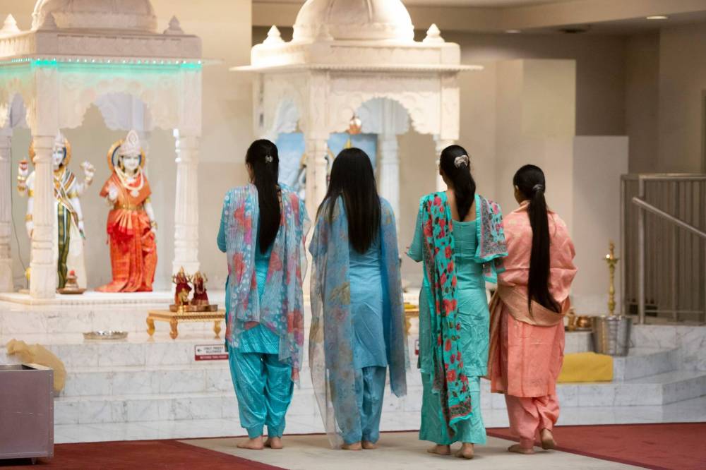 BROOK JONES / WINNIPEG FREE PRESS 
                                Based upon the Hindu lunar calendar, Sharad Navratri — which usually takes place between September and October — this year began on Oct. 15 and ends on Tuesday.