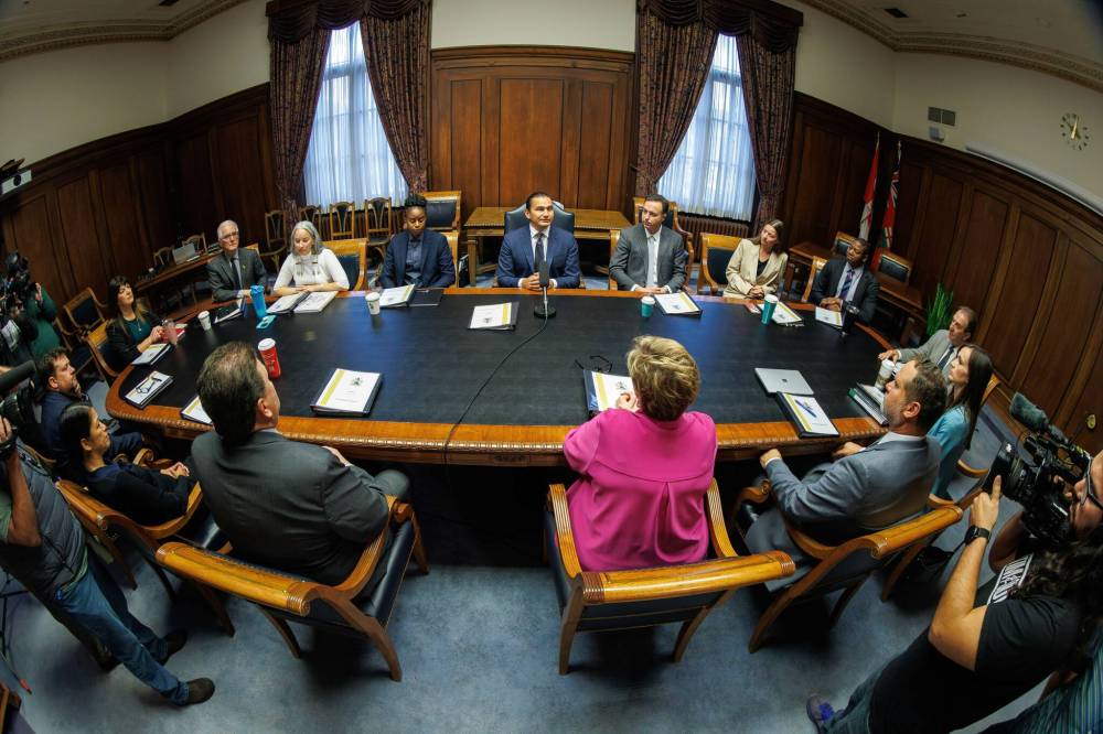 MIKE DEAL / WINNIPEG FREE PRESS
Premier Wab Kinew (centre) created three new cabinet committees and appointed the members of the province’s Treasury Board Thursday.