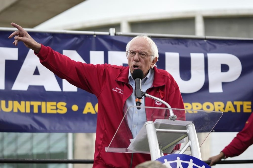 Sen. Bernie Sanders, I-Vt. Speaks to United Auto Workers members during a rally in Detroit, Friday, Sept. 15, 2023. Sanders is throwing his support behind the New Democrats with a pre-recorded video that will play at the party’s convention on Friday. THE CANADIAN PRESS/AP-Paul Sancya
