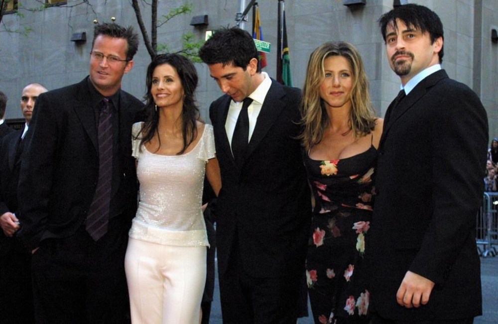 FILE - Matthew Perry, from left, Courteney Cox Arquettte, David Schwimmer, Jennifer Aniston and Matt LeBlanc of the television show