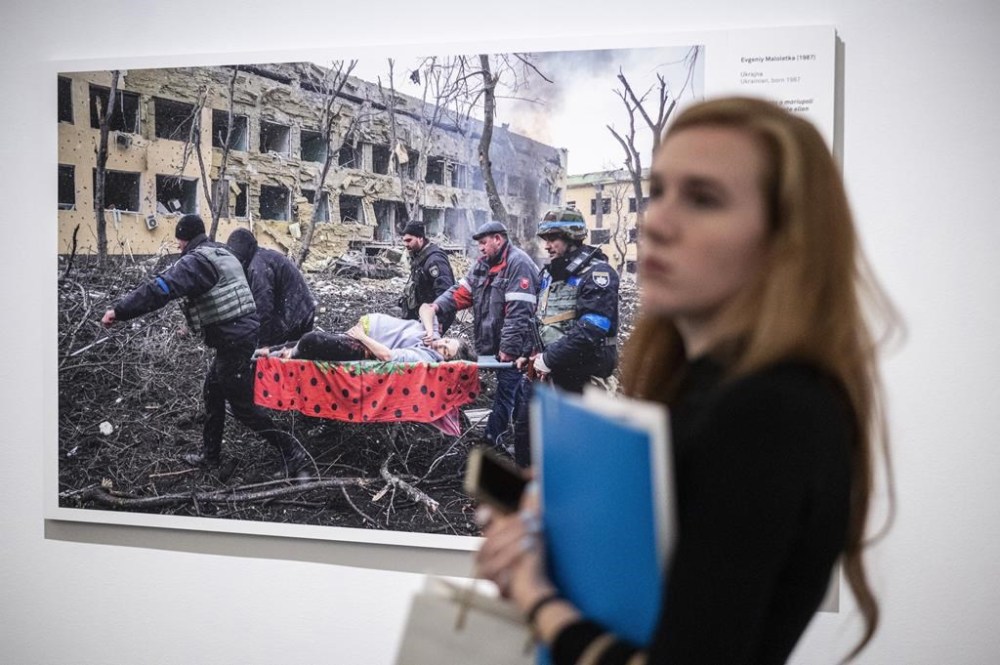 Associated Press photographer Evgeniy Maloletka's image entitled