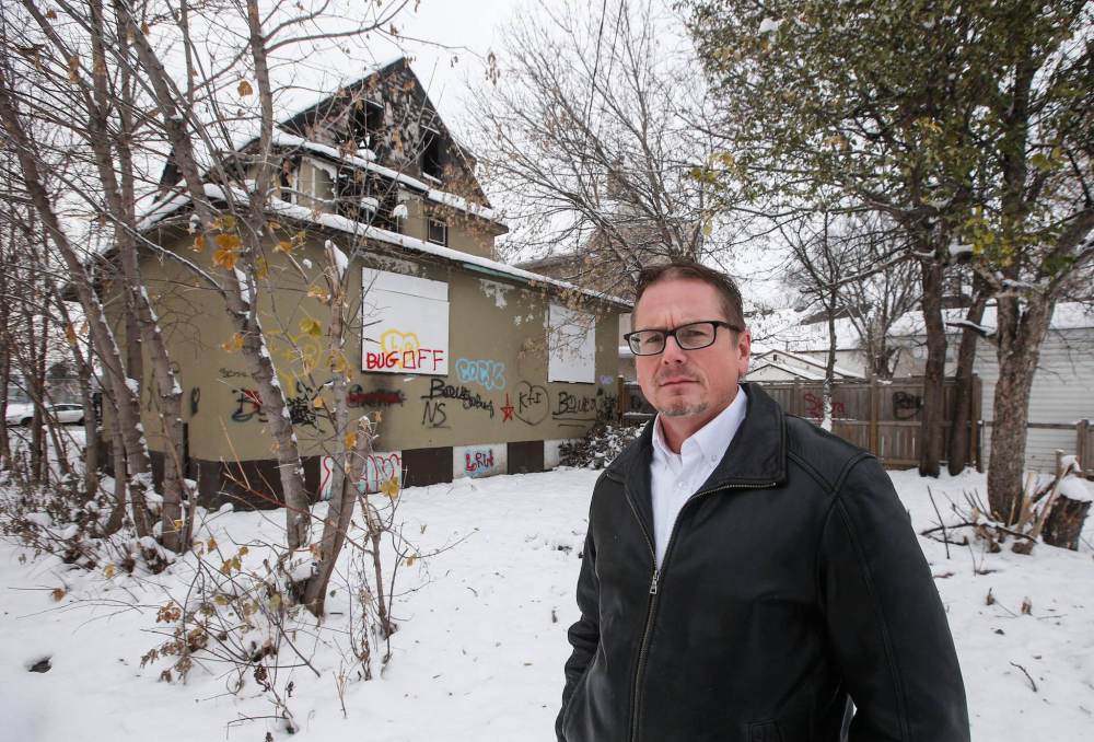 JOHN WOODS / WINNIPEG FREE PRESS
Winnipeg landlord Shaun Jeffrey says he is fed-up repeatedly reporting the unsightly, unsafe and unsecured building at 339 Mountain Ave. to the City of Winnipeg.