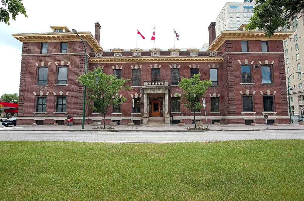 JEFF DE BOOY / WINNIPEG FREE PRESS FILES
Accusations against former University of Manitoba law dean Jonathan Black-Branch include inappropriately spending public funds disguised as dinner expenses at the Manitoba Club.