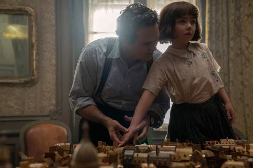 Atsushi Nishijima / Netflix/TNS 
                                Mark Ruffalo, left, and Nell Sutton in the Netflix limited series All the Light We Cannot See.