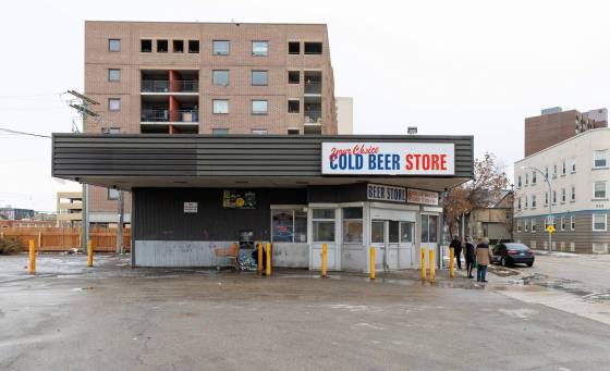 The Balmoral Hotel will be gutted and renamed Pimicikamak Wellness Centre, with a medical clinic, pharmacy, daycare centre, bus depot and local non-profit organization providing free meals and wellness programming in the basement. (Mike Deal / Winnipeg Free Press)