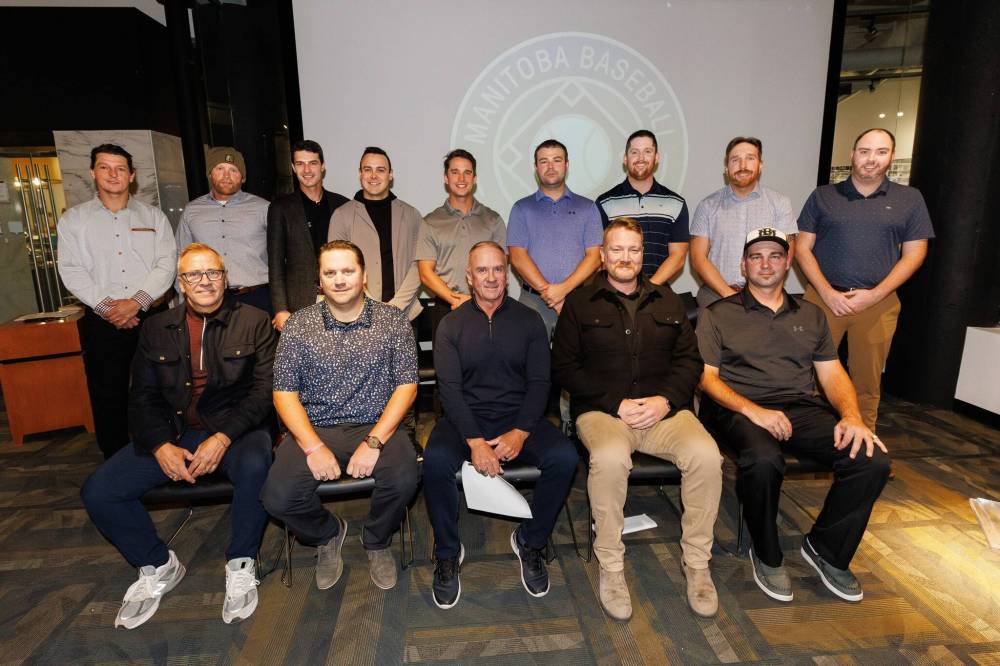 MIKE DEAL / WINNIPEG FREE PRESS
Members of the 2010 Manitoba Junior League All-stars baseball team (Back row from left) Mark Hildebrand, Dale Febr, Josh Ginter, Elliot Desilets, Jesse Grant, Justin Pasichnvk, Neil Walton, Brendan Johnson and Shane Seddon. (Front row from left) Scott Neiles, Brent Laverty, Glen Hunter, Jamie Bettens and Anthony Friesen.