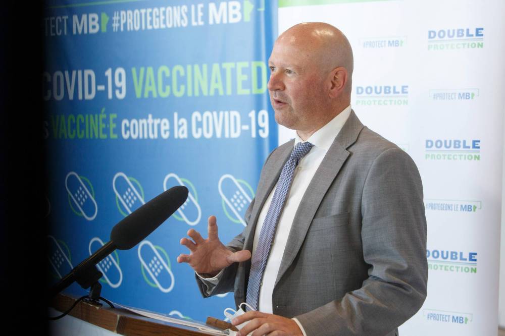MIKE DEAL / WINNIPEG FREE PRESS FILES
Dr. Brent Roussin, chief provincial public health officer, is urging caregivers to take their kids for a flu shot as soon as possible as vaccine uptake among children hovers below four per cent.