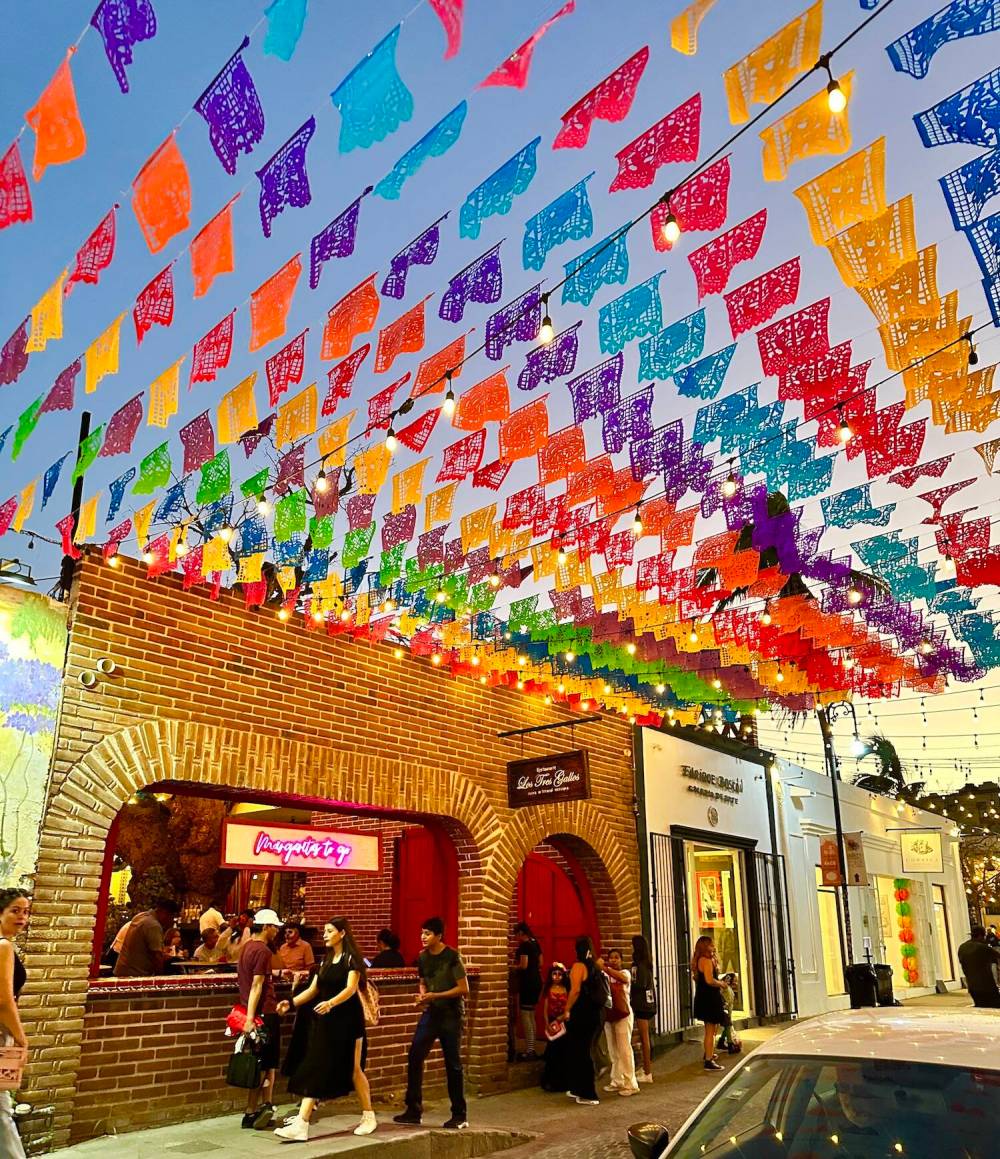 Nightlife flourishes on the streets of San Jose del Cabo surrounding the main plaza and art district. (Photo by Shel Zolkewich / Winnipeg Free Press)