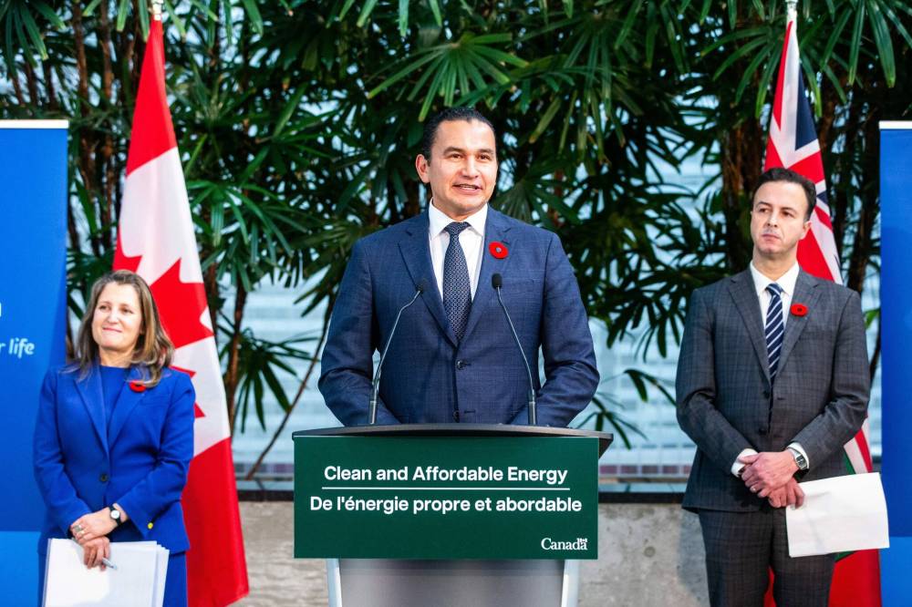 MIKAELA MACKENZIE / WINNIPEG FREE PRESS
Canada’s deputy prime minister and minister of finance Chrystia Freeland (left), premier Wab Kinew, and provincial minister of finance Adrien Sala make an announcement at Manitoba Hydro on Thursday.