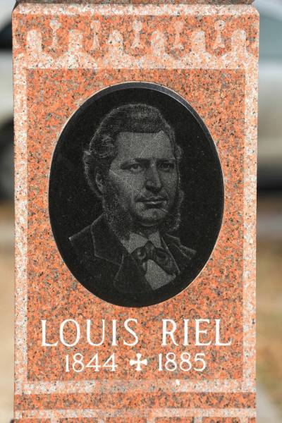 RUTH BONNEVILLE / WINNIPEG FREE PRESS FILES
                                A new motion is calling for an image of Métis leader Louis Riel to be placed in Winnipeg city council chambers.