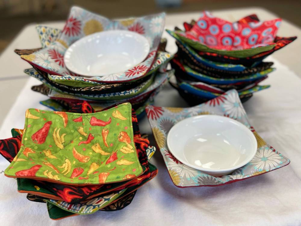 The group (pieceittogether.ca) is holding its annual Christmas quilt and craft sale Saturday, 9 a.m. to 4 p.m., at Fort Garry Mennonite Fellowship (150 Bayridge Ave.). (Corné du Preez photo)