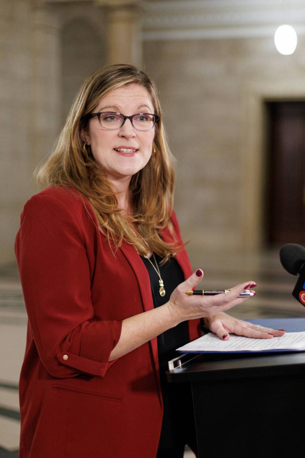 MIKE DEAL / WINNIPEG FREE PRESS
Kathleen Cook, PC party health critic, responds to the NDP government’s announcement that they will be winding down of the Diagnostic and Surgical Recovery Task Force Friday morning at the Manitoba Legislative building.