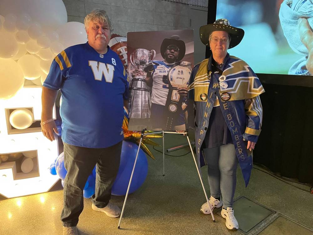 Taylor Allen / Winnipeg Free Press
Terry (left) and Chris Murash have been attending Grey Cups together since 2007.