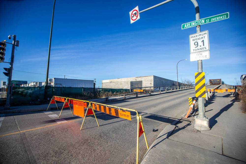 MIKAELA MACKENZIE / WINNIPEG FREE PRESS
The City of Winnipeg closed the Arlington Bridge indefinitely and officials don’t yet know whether it will be repaired or replaced.