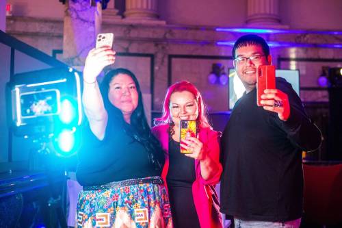 MIKAELA MACKENZIE / WINNIPEG FREE PRESS
                                Program adviser Sherry Mckay (centre) is passionate about sharing her experiences as an influencer &mdash; good and bad &mdash; with other enterprising creators like Olivia Bishop (left) and Gabe Kematch.