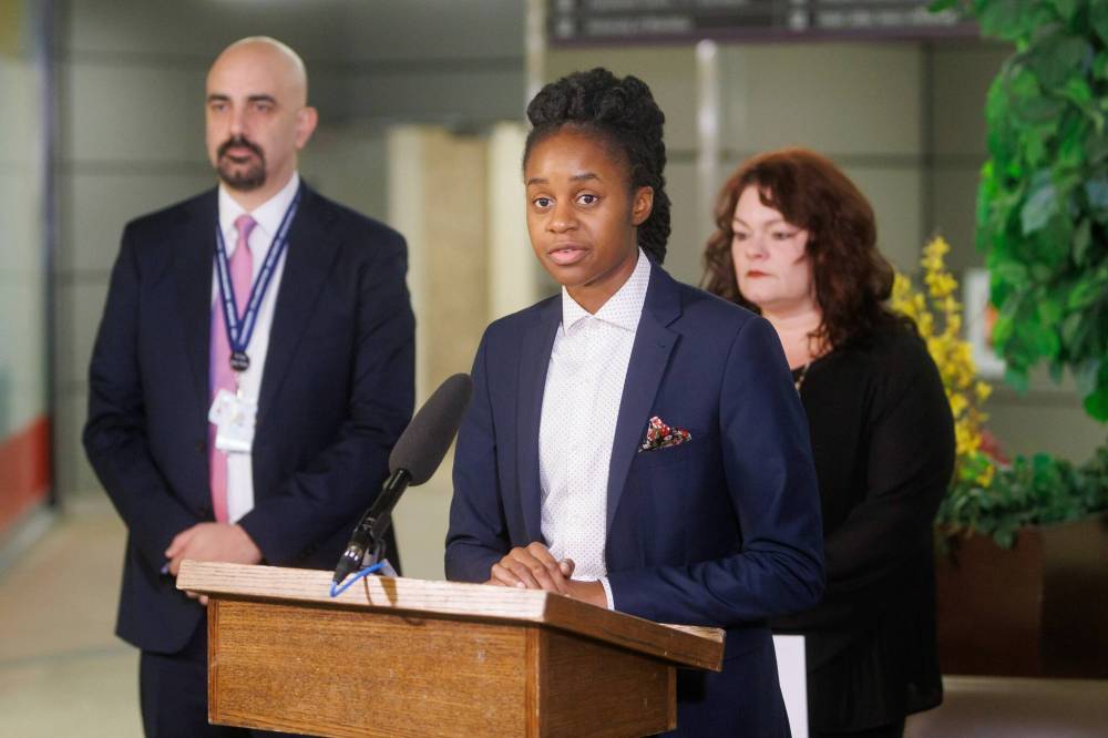 MIKE DEAL / WINNIPEG FREE PRESS
Health Minister Uzoma Asagwara says dozens of jobs are being posted for social workers, physiotherapists and other health-care professionals to staff hospitals in Winnipeg, Selkirk and Brandon.
