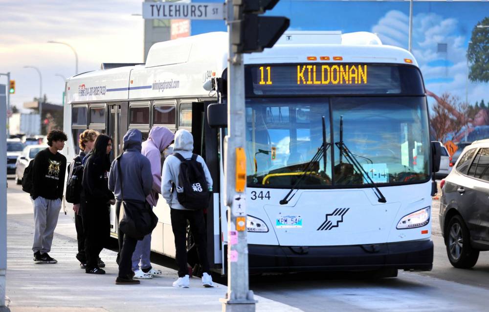 RUTH BONNEVILLE / WINNIPEG FREE PRESS FILES
Winnipeg Transit workers averted a strike by voting to accept a deal with the city Friday.