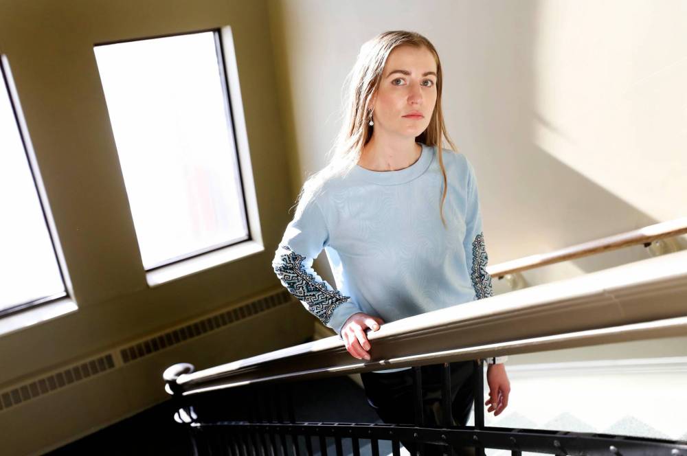 RUTH BONNEVILLE / WINNIPEG FREE PRESS FILES
                                Yulia Zmerzla, of the Oseredok Ukrainian Cultural and Educational Centre, says many newcomers from Ukraine are using food banks as they struggle to find employment.
