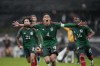 Mexico's Edson Alvarez celebrates scoring his side's 2nd goal against Honduras during a Concacaf Nation League quarterfinal second leg soccer match at Azteca stadium in Mexico City, Tuesday, Nov. 21, 2023. (AP Photo/Eduardo Verdugo)