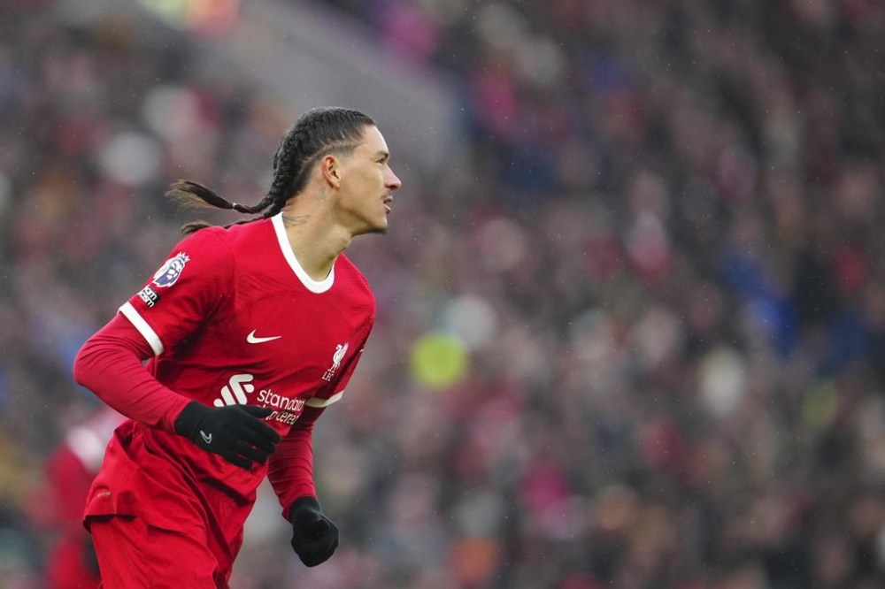 Liverpool score two late goals in 43 win against Fulham Winnipeg