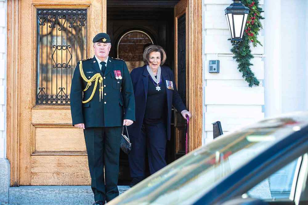 MIKAELA MACKENZIE / WINNIPEG FREE PRESS
Lieutenant-governor Anita Neville departs Government House to lead throne speech ceremonies at the Manitoba Legislative Building on Tuesday, Nov. 21, 2023.