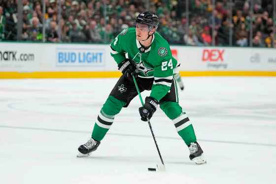Dallas Stars' Roope Hintz has eight goals and 17 points in 18 games. (Julio Cortez / The Associated Press files)