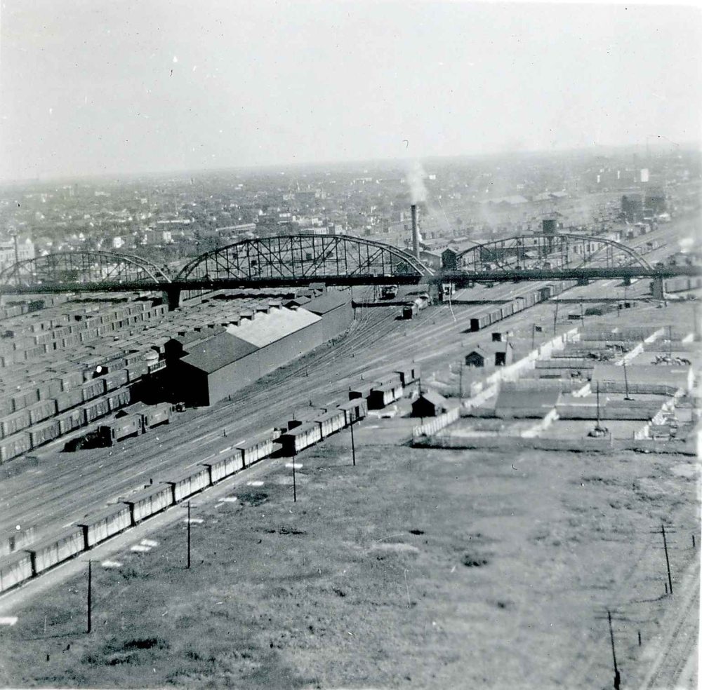 The Arlington Bridge is seen in a 1946 photo. (City of Winnipeg Archives)