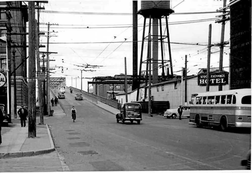 The Arlington Bridge is seen from the corner of Arlington Street and Logan Avenue in a 1948 photo. (City of Winnipeg Archives)