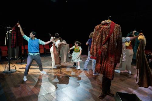 MIKE DEAL / WINNIPEG FREE PRESS 
                                C.S. Lewis&rsquo;s Narnia books have been updated by Toronto&rsquo;s Bad Hats Theatre for MTYP&rsquo;s stage.