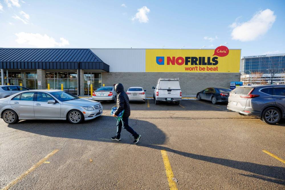 MIKE DEAL / WINNIPEG FREE PRESS
The No Frills at 600 Notre Dame, where an employee was stabbed after a shoplifter was confronted by security.