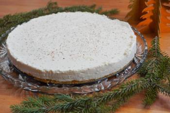 Eva Wasney / Winnipeg Free Press
                                This no-bake eggnog cheesecake recipe is light and delicious.