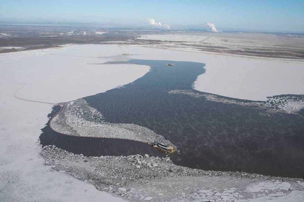 AMBER BRACKEN FOR THE NARWHAL 
                                A tailings pond at a Suncor open pit oilsands mine near Fort McMurray.