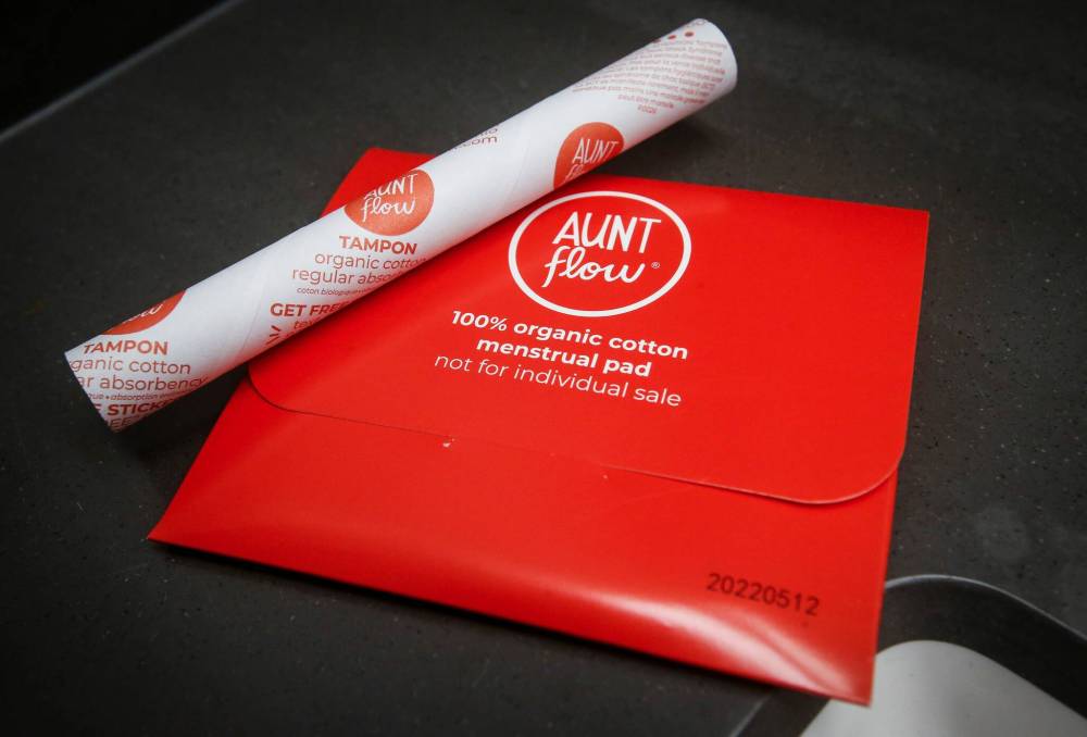 JOHN WOODS / WINNIPEG FREE PRESS
The University of Winnipeg is the latest campus making pads, tampons and other menstrual products free of charge to students and staff.