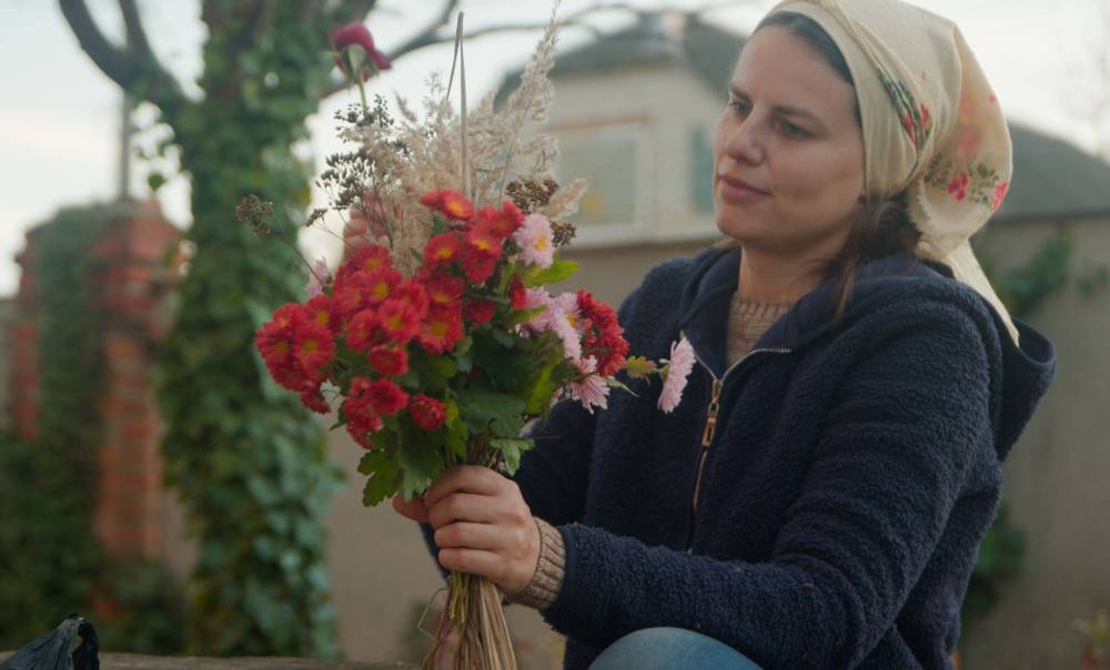 Alla Olkhovska photo
                                The power of flowers: Alla Olkhovska, 38, finds hope and resilience in her gardens in war-torn Kharkiv, Ukraine.
