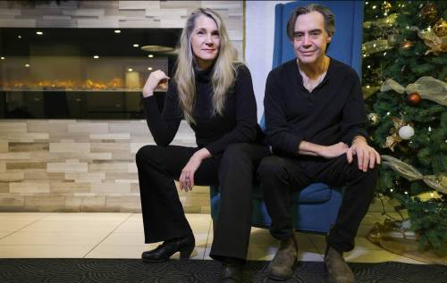 RUTH BONNEVILLE / WINNIPEG FREE PRESS
                                Brad Roberts (right) and Ellen Reid are home for the holidays.