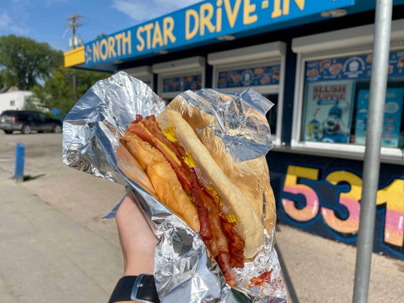 Eva Wasney / Winnipeg Free Press
North Star Drive In’s Bacon Cheese Dog is the best and the cheapest glizzy sampled.