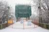 BROOK JONES / WINNIPEG FREE PRESS
                                Work to repair The Forks Historic Rail Bridge, which allows pedestrians and cyclists to cross the Assiniboine River from South Point Park to The Forks, cannot begin until the river ice below freezes solid. An assessment in June revealed potential safety issues with the structure.