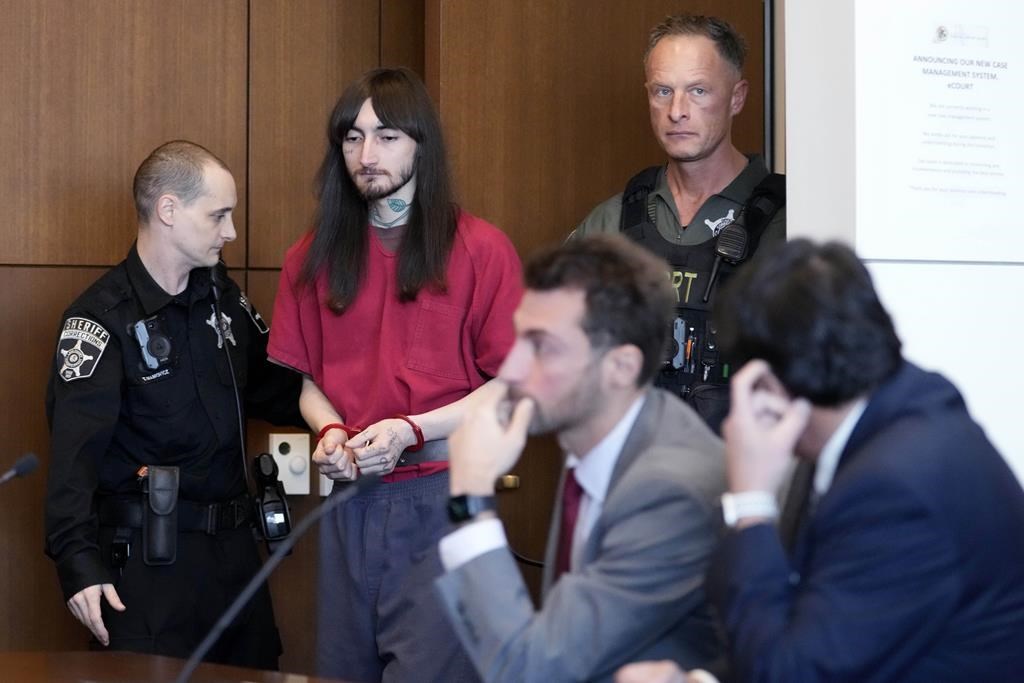 Man charged in Fourth of July parade shooting plans to represent ...