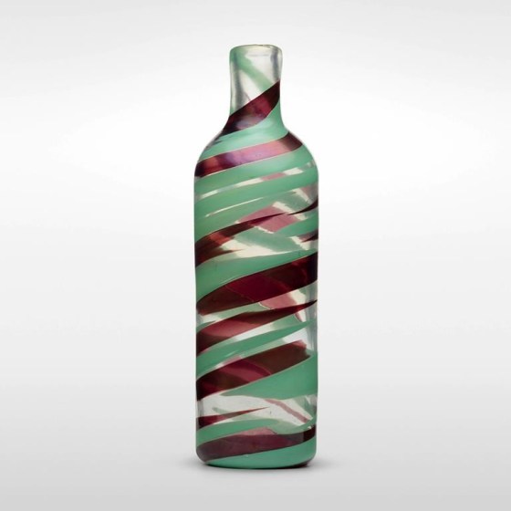 A vase by Italian architect and designer Carlo Scarpa, which Jessica Vincent purchased at a Goodwill store. (Wright Auction House via The Associated Press)